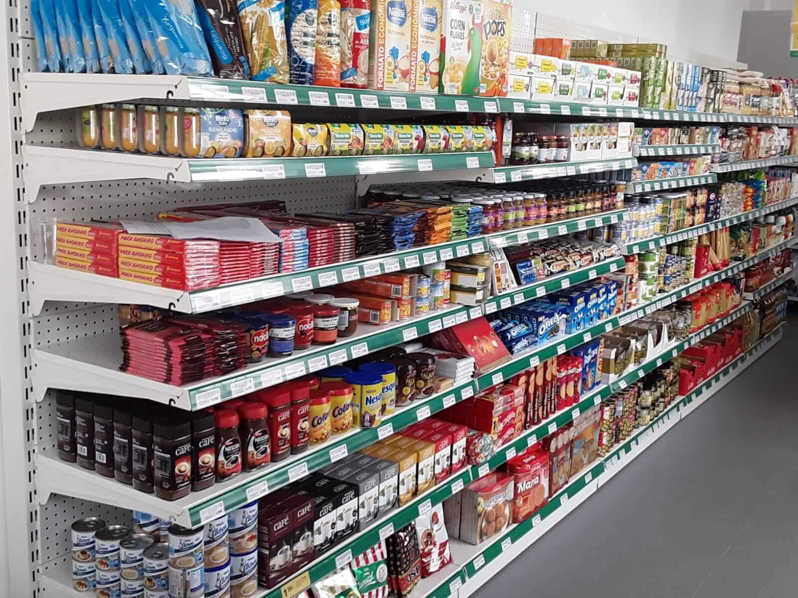 Montaje de supermercado en Tenerife con estanterías comerciales - SMC Canarias